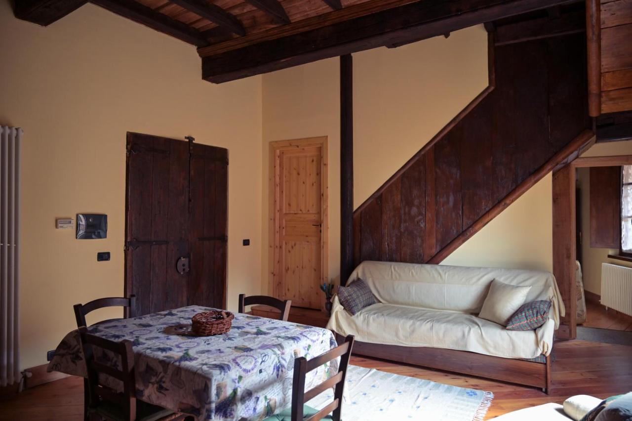 Hotel La Casa Del Castellano à Cinzano Extérieur photo